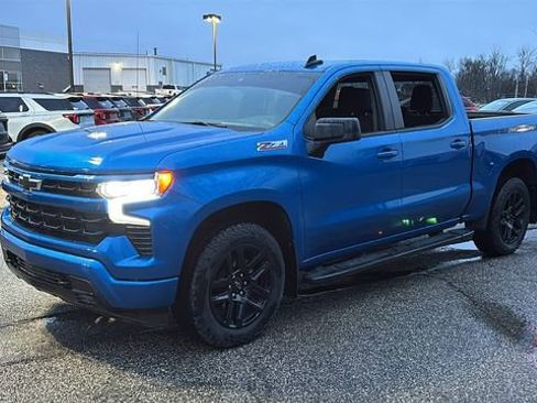 Used 2022 Chevrolet Silverado 1500 RST image 3