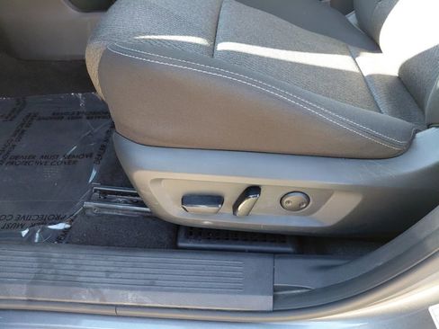 Used 2024 Nissan Rogue SV image 26