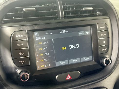 Used 2020 Kia Soul S FWD image 27