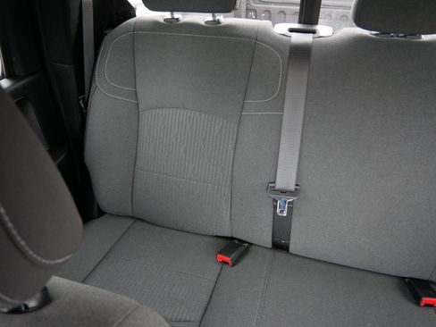 Used 2024 RAM 2500 Tradesman w/ Chrome Appearance Group image 12