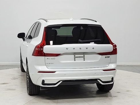 Used 2025 Volvo XC60 B5 Plus AWD/4WD image 6