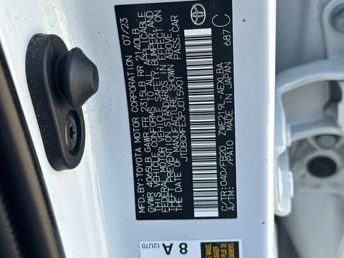 Used 2023 Toyota Corolla LE w/ Carpet Mat Package (TMS) FWD image 28