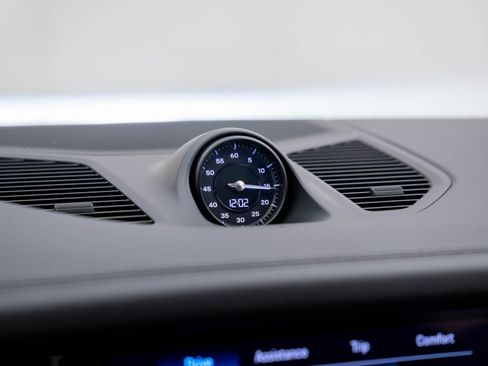 Certified 2024 Porsche Cayenne S image 22