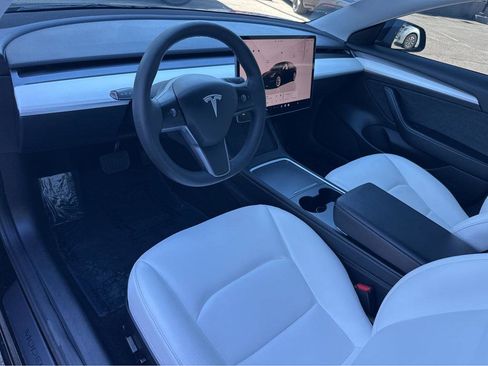 Used 2023 Tesla Model 3 Standard Range image 16