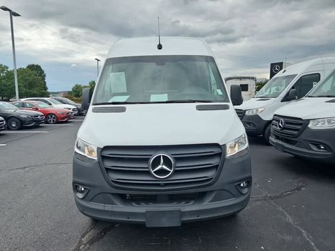 Used 2024 Mercedes-Benz Sprinter 2500 image 6