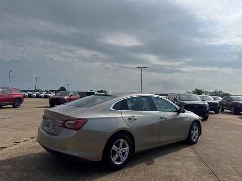 Used 2022 Chevrolet Malibu LT FWD image 20
