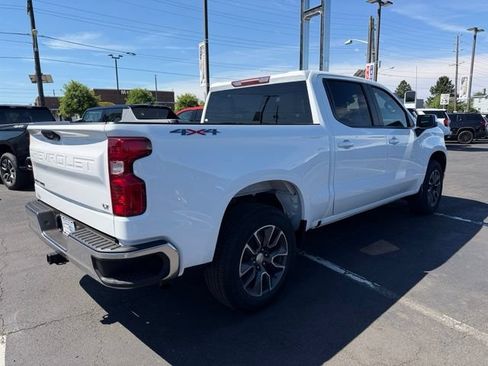 Certified 2022 Chevrolet Silverado 1500 LT AWD/4WD image 9