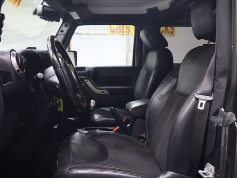 Used 2016 Jeep Wrangler Sahara AWD/4WD image 15