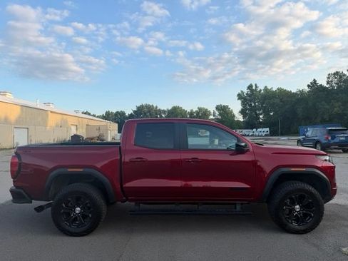 Used 2024 GMC Canyon Elevation w/ Convenience Package AWD/4WD image 4