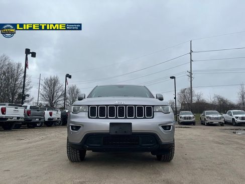 Used 2018 Jeep Grand Cherokee Laredo image 4