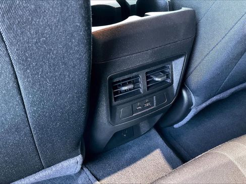 Used 2024 GMC Canyon Elevation w/ Convenience Package image 33