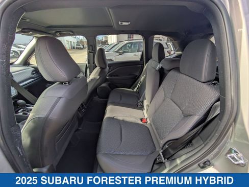 Used 2025 Subaru Forester Premium AWD/4WD image 30