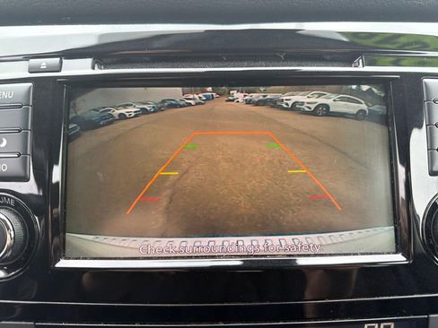 Used 2019 Nissan Rogue SV image 21