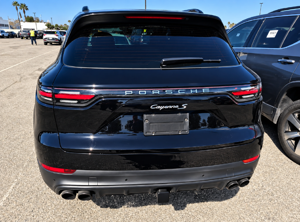 Used 2022 Porsche Cayenne S AWD/4WD image 5
