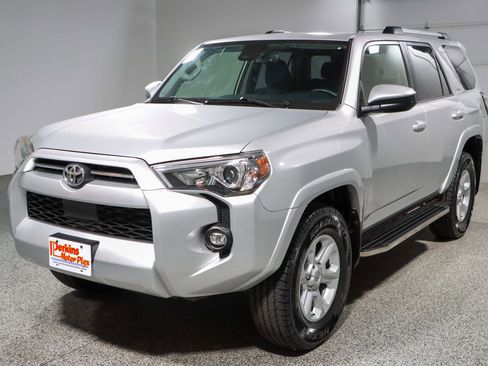 Used 2021 Toyota 4Runner SR5 AWD/4WD image 33