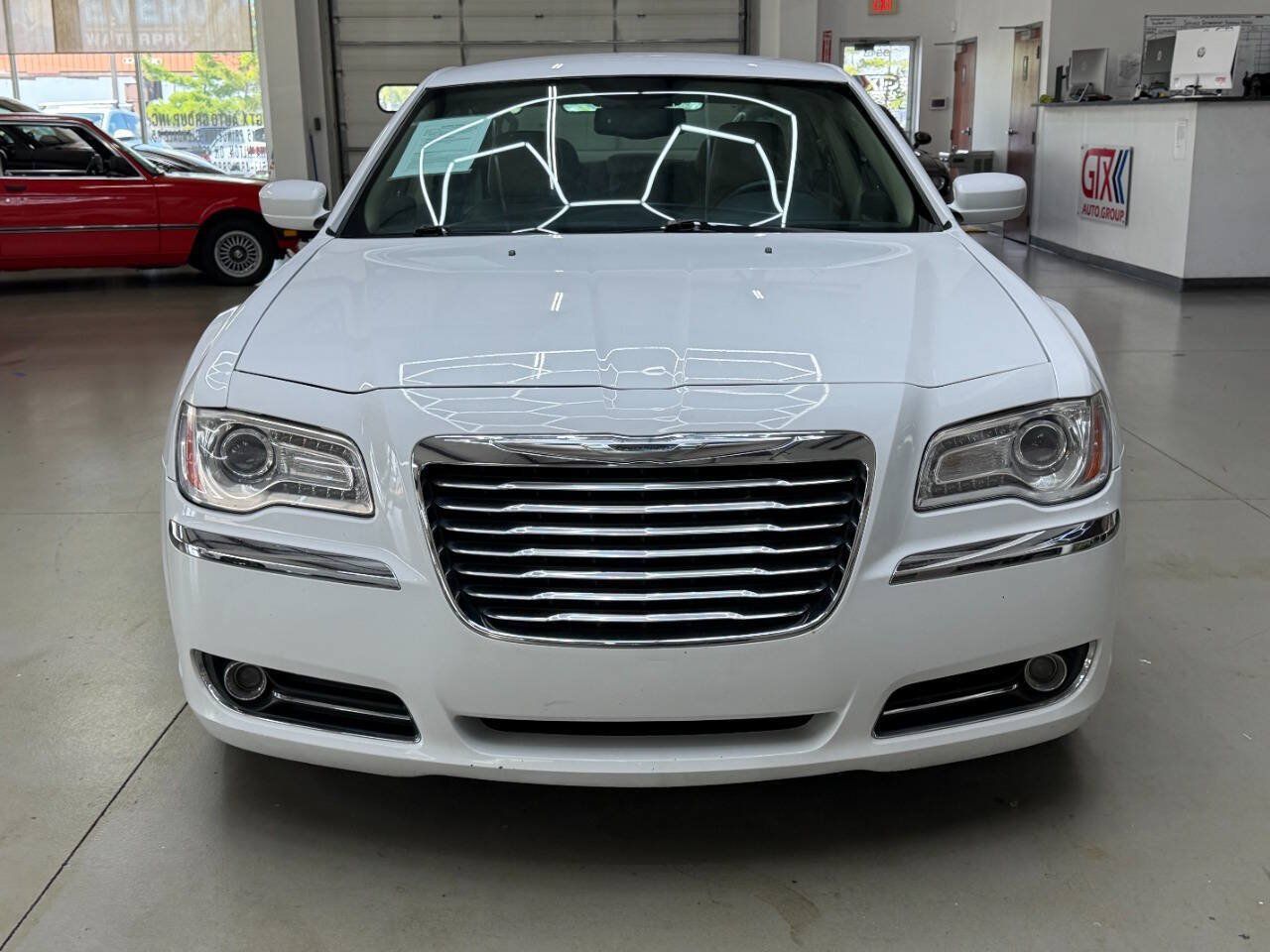 Used 2014 Chrysler 300 w/ Driver Convenience Group RWD image 6
