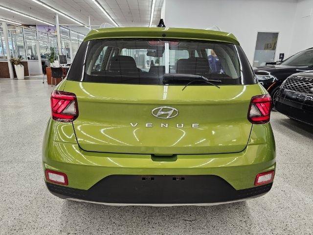 Used 2021 Hyundai Venue SEL FWD image 5