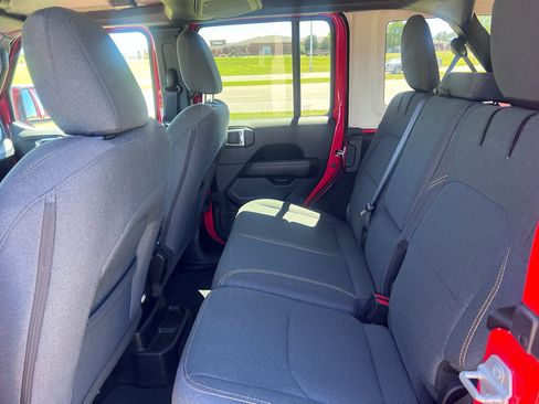 Certified 2025 Jeep Wrangler Sahara image 20