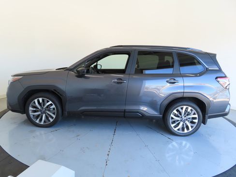 Used 2025 Subaru Forester Touring image 9