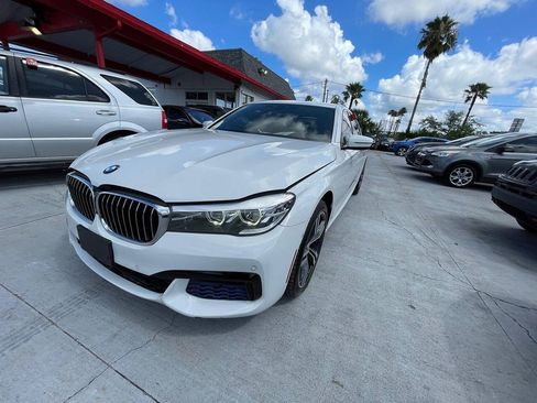 Used 2017 BMW 740i RWD image 5