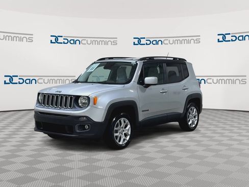 Used 2015 Jeep Renegade Latitude AWD/4WD image 5