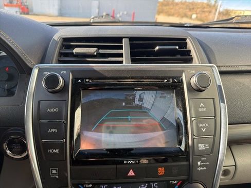 Used 2016 Toyota Camry XLE image 9