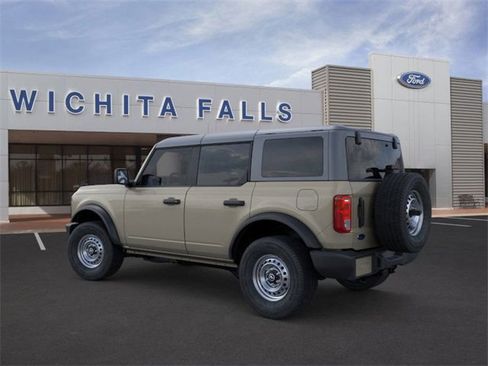 New 2025 Ford Bronco 4-Door image 4