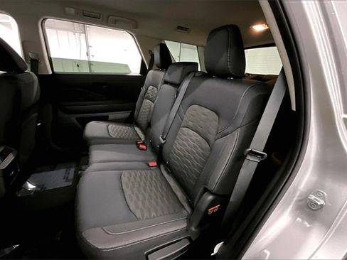 New 2025 Nissan Pathfinder S image 10