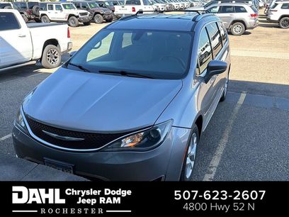 Used 2017 Chrysler Pacifica Touring-L Plus w/ Tire & Wheel Group