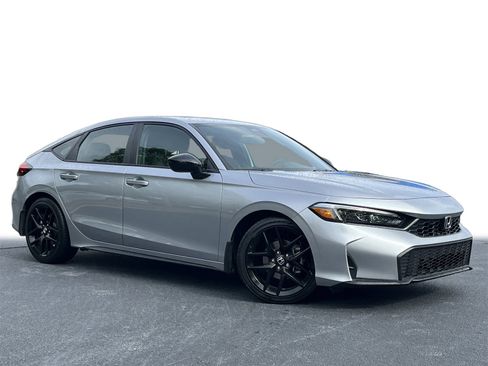 Used 2025 Honda Civic Sport image 2