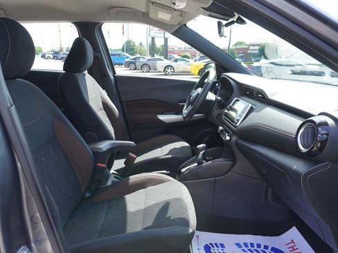 Used 2020 Nissan Kicks SR FWD image 29