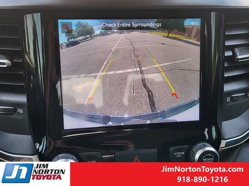 Used 2022 RAM 1500 Laramie AWD/4WD image 18