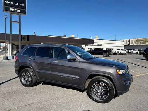 Used 2018 Jeep Grand Cherokee Limited image 2