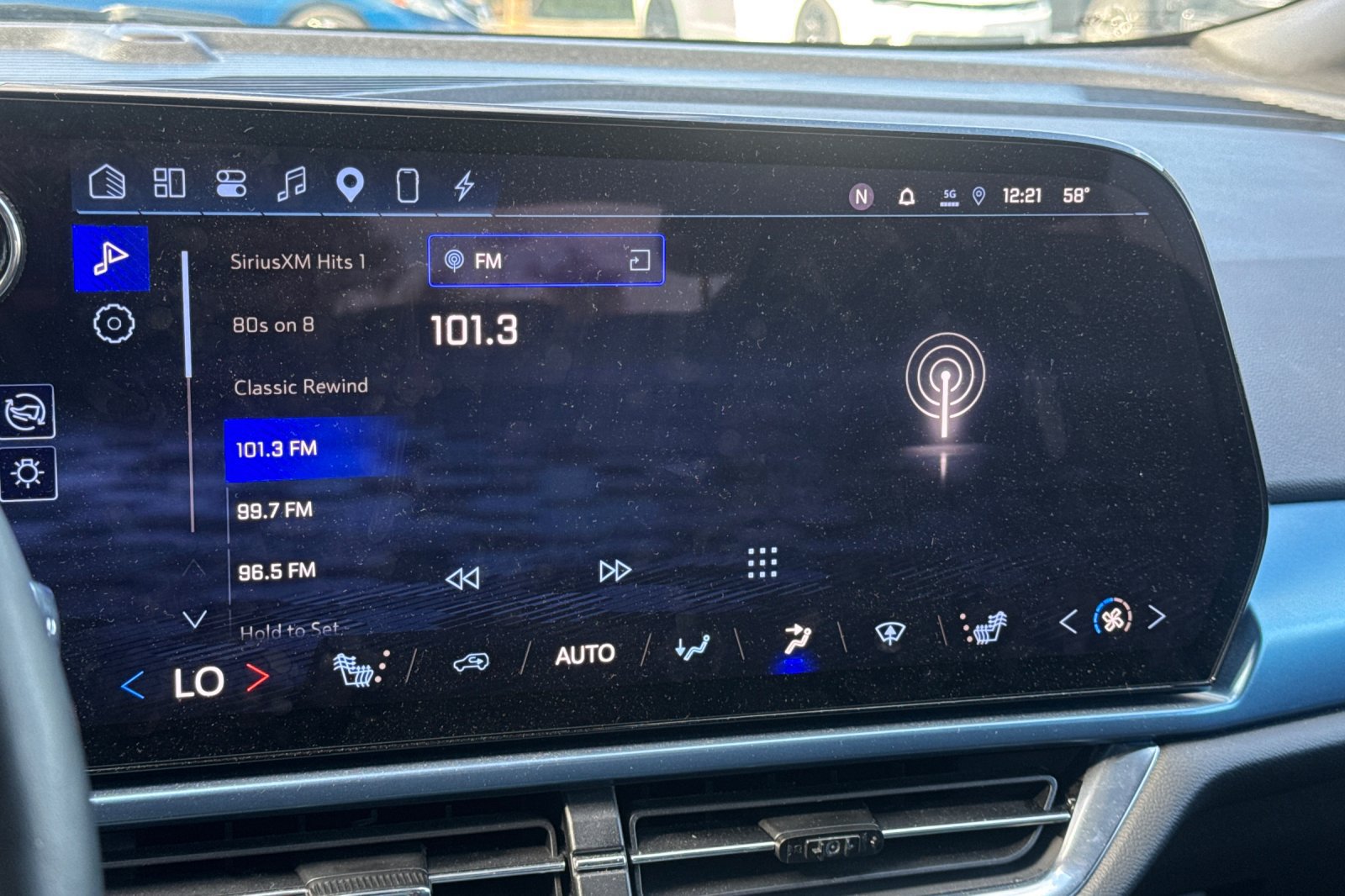 Used 2024 Chevrolet Equinox EV LT AWD/4WD image 25