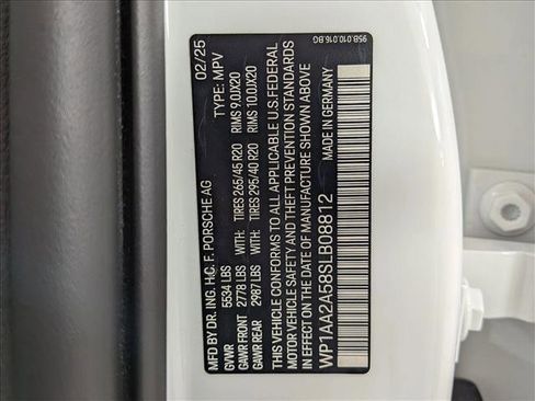 Certified 2025 Porsche Macan Turbo image 29