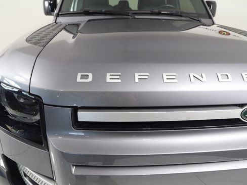 Used 2023 Land Rover Defender 110 SE image 48