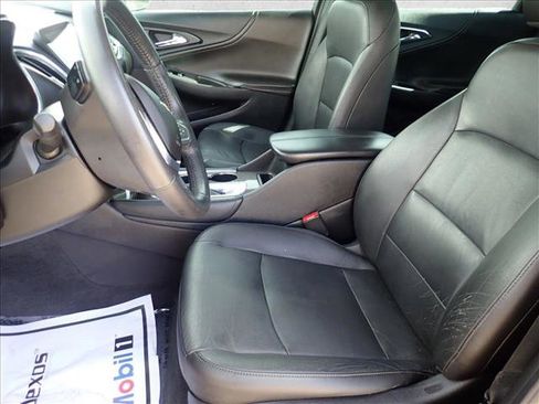Used 2019 Chevrolet Malibu LT w/ Leather Package image 10