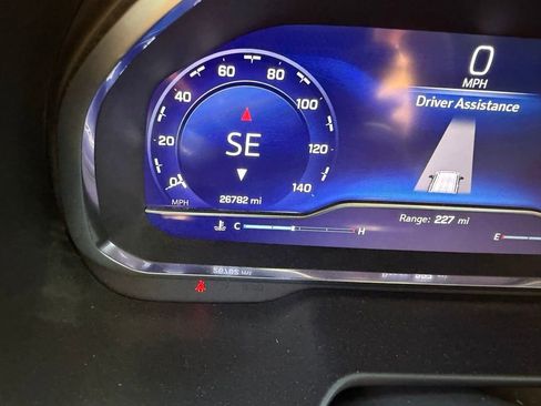 Used 2024 Chevrolet Suburban Premier image 12