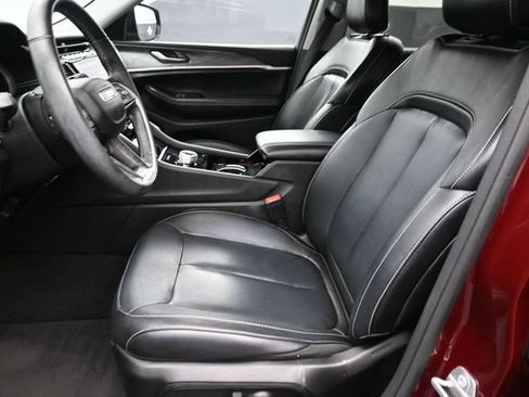 Used 2022 Jeep Grand Cherokee L Limited AWD/4WD image 24