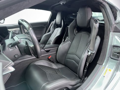 Used 2024 Chevrolet Corvette Z06 w/ Z07 Performance Package RWD image 3