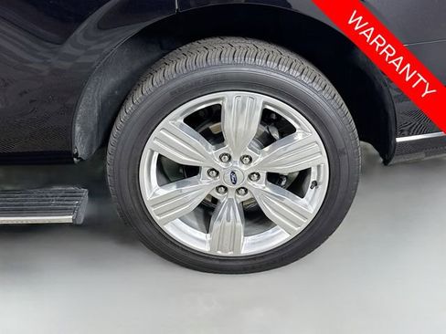 Certified 2024 Ford Expedition Platinum image 35