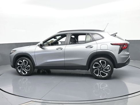 Used 2025 Chevrolet Trax RS w/ Driver Confidence Package image 3