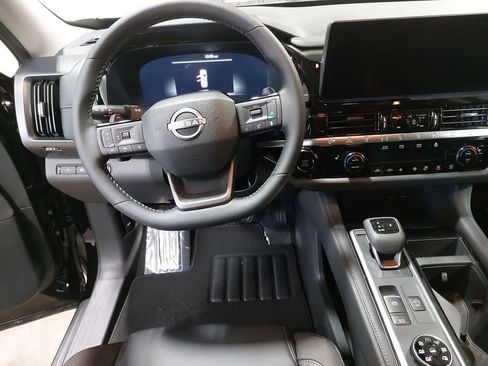 New 2026 Nissan Pathfinder SL image 17