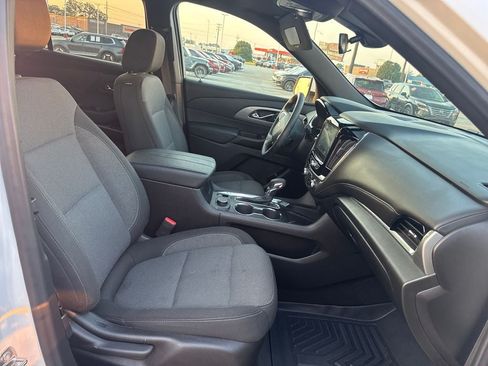 Used 2023 Chevrolet Traverse LT FWD image 8
