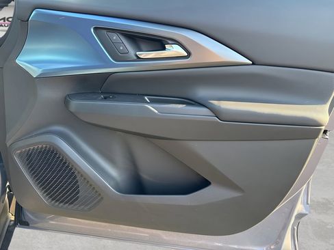 New 2026 Chevrolet Equinox EV LT image 9