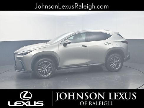 Used 2022 Lexus NX 250 FWD image 2