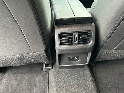 Used 2024 Nissan Rogue SV image 26