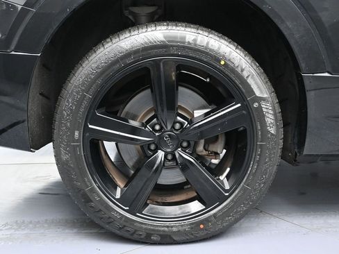 Used 2019 Audi e-tron Prestige w/ Prestige Package image 14