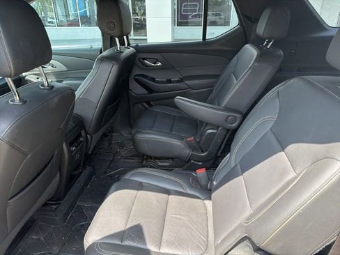 Used 2023 Chevrolet Traverse LT FWD image 7