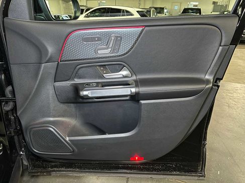 Certified 2025 Mercedes-Benz GLB 250 4MATIC image 10